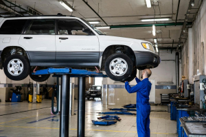 Vom Alpenpass in die Werkstatt &ndash; Worauf es bei Reparaturen am Pickup wirklich ankommt