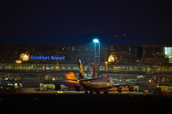 Flughafen-Parkplatz für Pick-up-Trucks